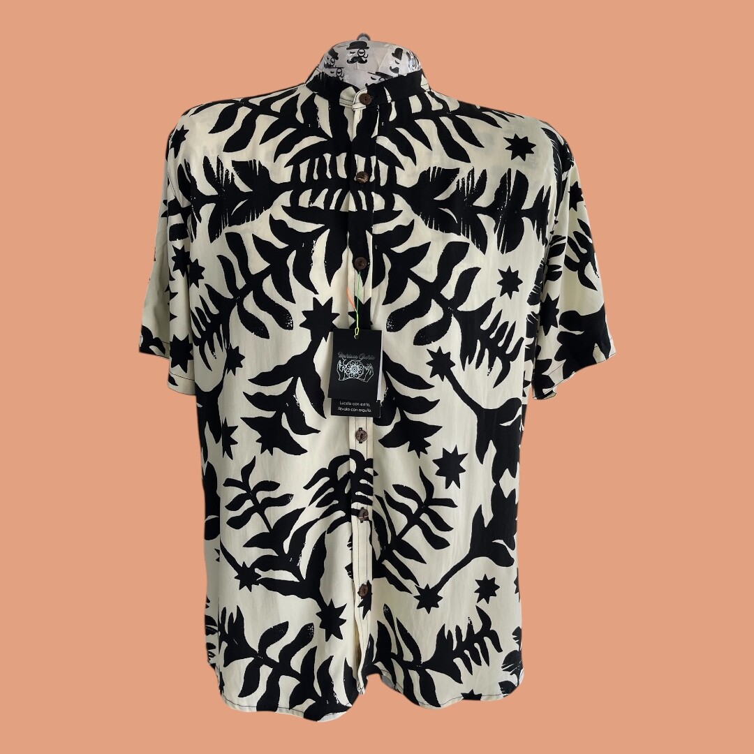 Camisa marfil con hojas en negro