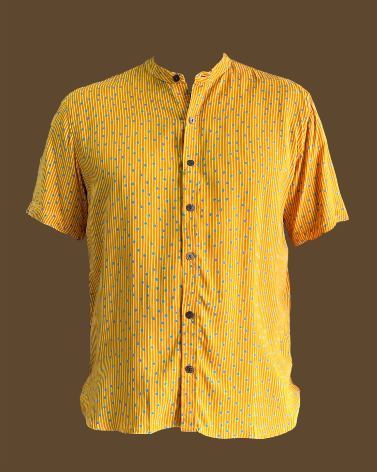 Camisa amarilla rayas con puntos azul claro