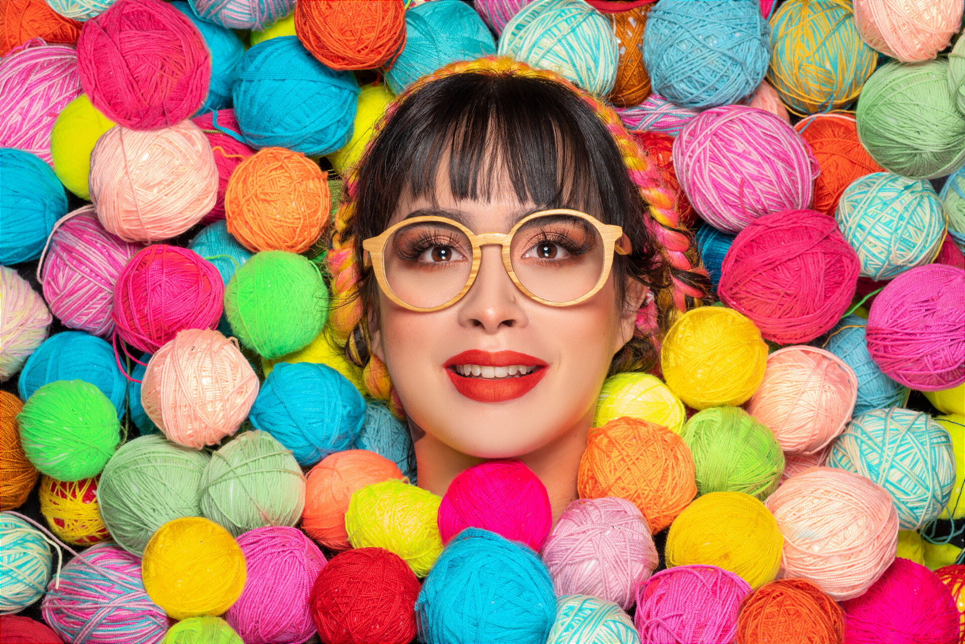 Camisas estampadas y cápsulas femeninas para vivir con autenticidad.